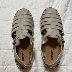 Women’s grey/tan sandals